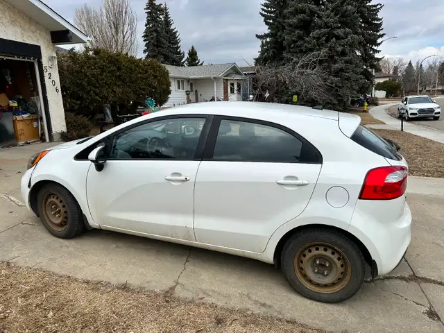 2013 KIA RIO - Photo 4