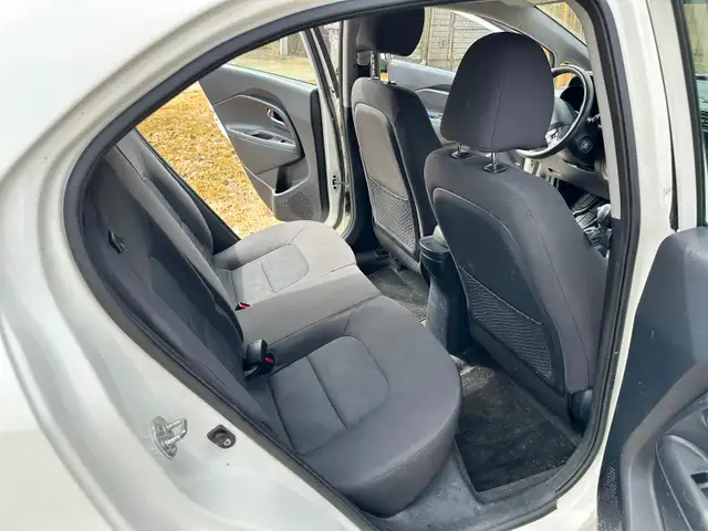 2013 KIA RIO - Photo 8
