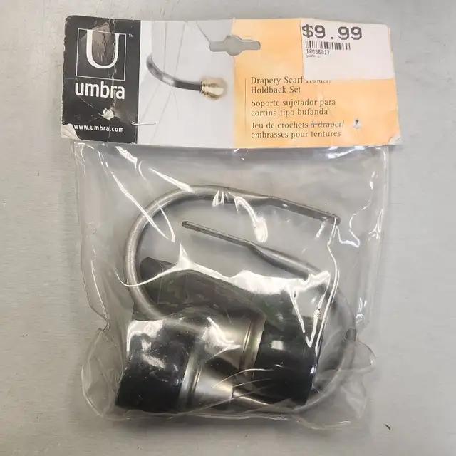 Unbra Dripery Scarf Holder & Holdback Set - BRAND NEW
