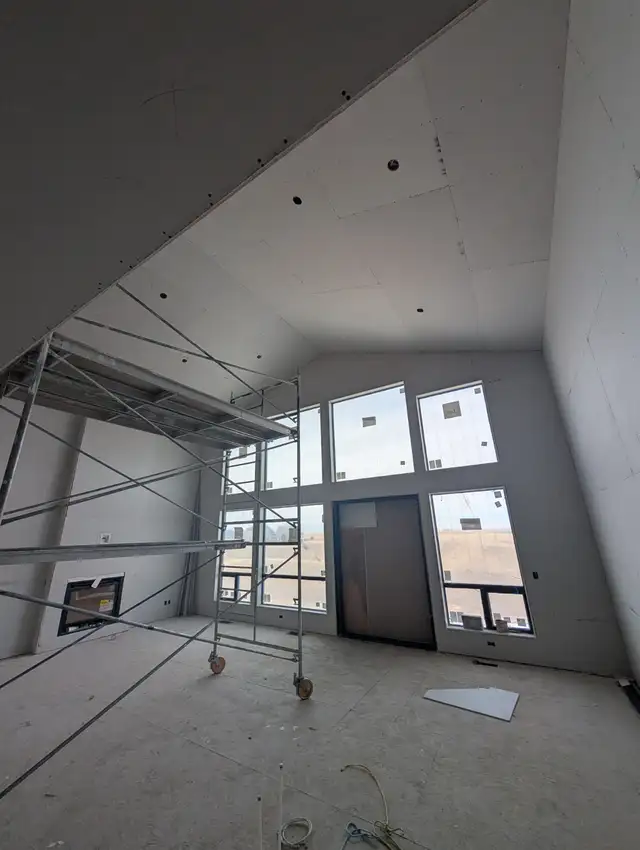 Professional Drywall Taper - Photo 3