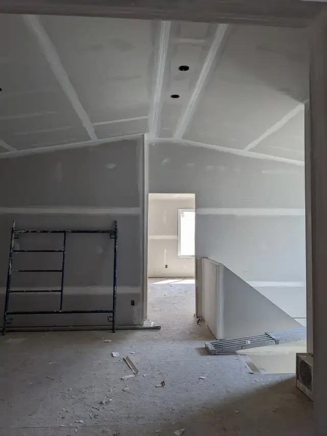 Professional Drywall Taper - Photo 8