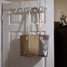 BEAU SAC À MAIN NEUF OR ARGENT 11'DE HAUTx14'DE LARGE: $20.00