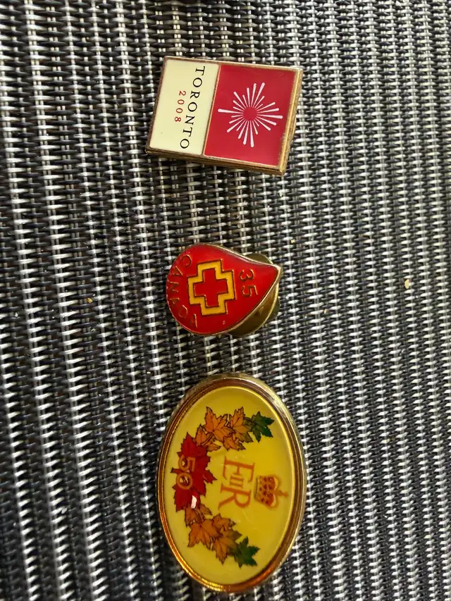 pins collectible - Photo 4