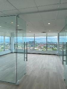 PENTHOUSE - 2,500 sq. ft. Glass Suite 1118-2120 Sherbrooke East