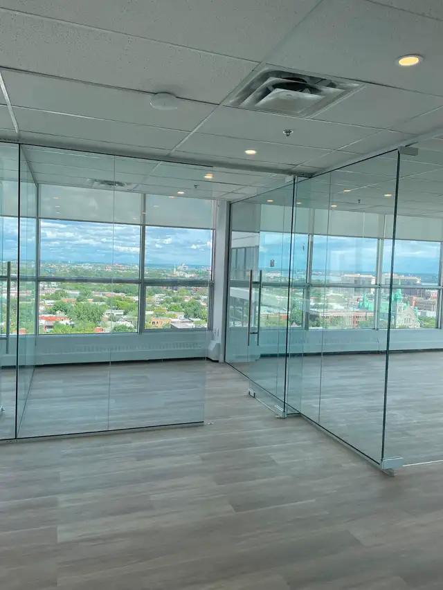 PENTHOUSE - 2,500 sq. ft. Glass Suite 1118-2120 Sherbrooke East - Photo 2