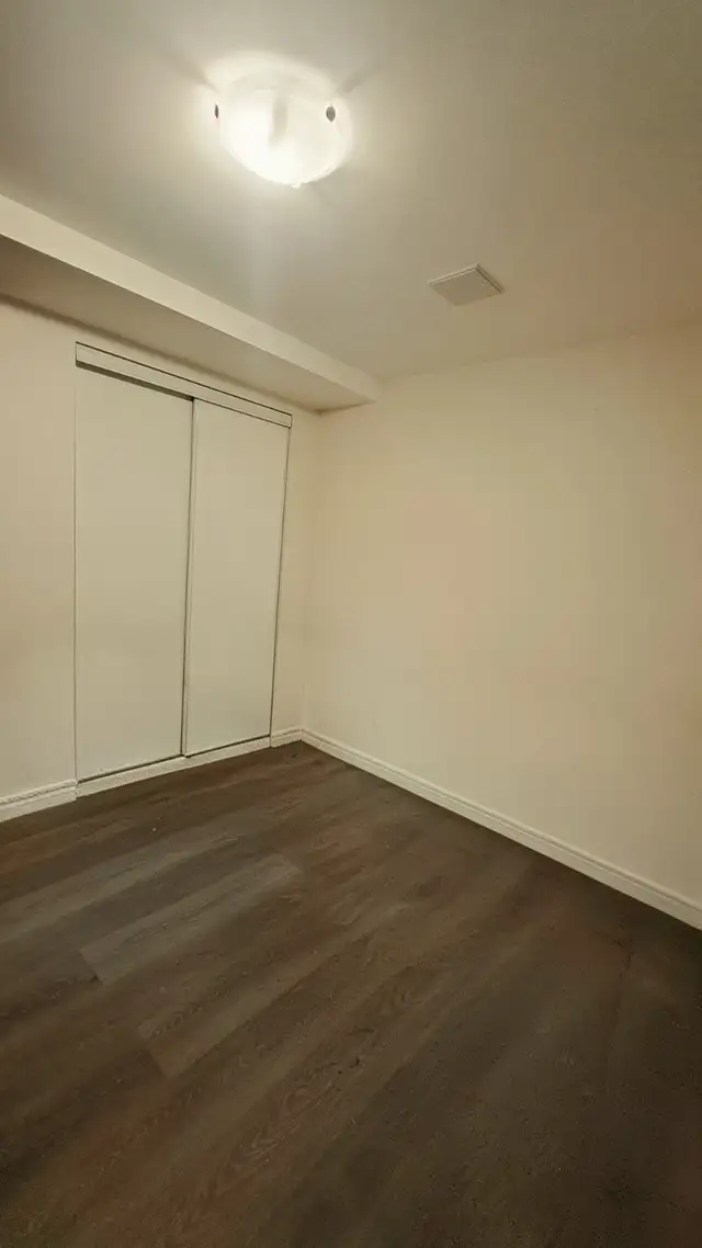 New Renovated Bedroom Near Go Station, HWY, Airport, Hospital - Photo 3