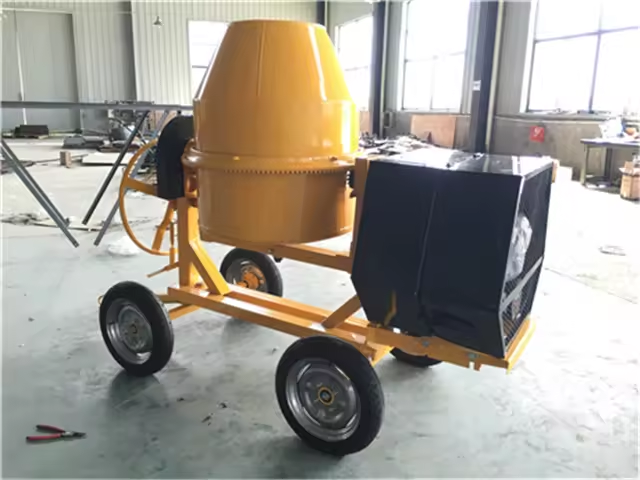 Mobile Concrete Mixer – 4 Wheel Design - Photo 4