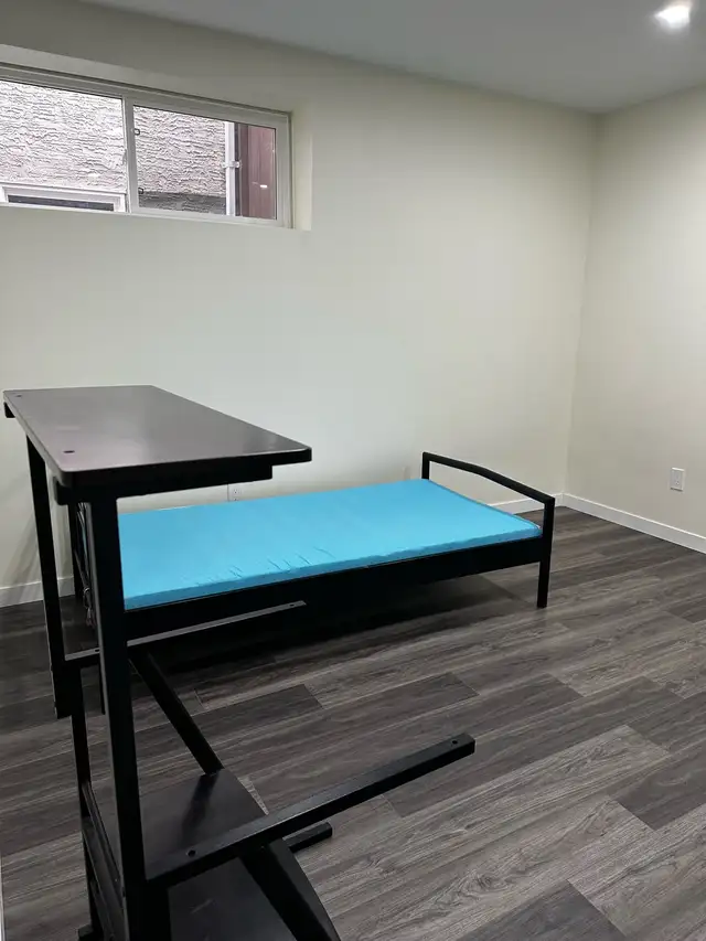 basement for rent - Photo 8