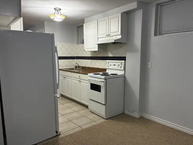 3 bedroom basement apartment Oshawa $2, 200 All-Inclusive - Photo 3