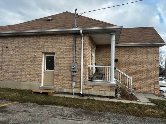 3 bedroom basement apartment Oshawa $2, 200 All-Inclusive - Photo 8