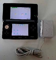 Nintendo 3DS w/ Charger and Case (32657787)