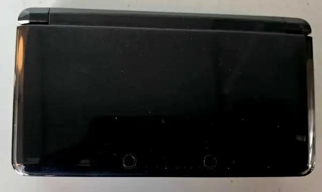 Nintendo 3DS w/ Charger and Case (32657787) - Photo 2