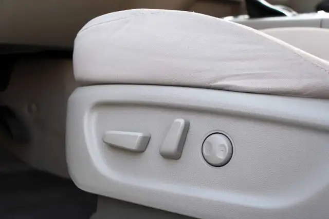 2017 Kia Sedona LX CarFax Clean Certified 2 Year Warranty - Photo 34