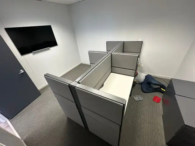 Refresh TOS System Call Center Station-Used Desk/Cubicle!! - Photo 3