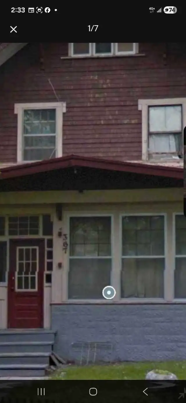 2 bedroom ( share with working guy) eia ok