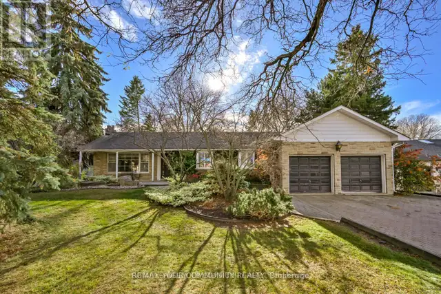 FOR SALE: 23 DENHAM DRIVE IN RICHMOND HILL! - Photo 3