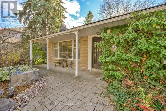 FOR SALE: 23 DENHAM DRIVE IN RICHMOND HILL! - Photo 9