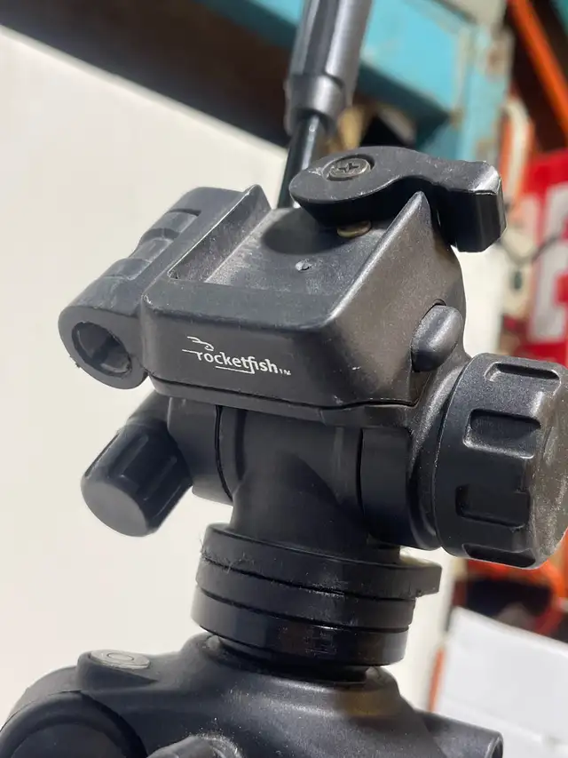 Rocketfish Tripod - Photo 4
