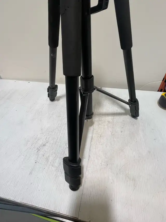 Rocketfish Tripod - Photo 5