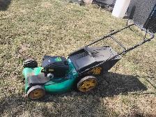 Self-propelled gas mower with bag.A(READ AD)