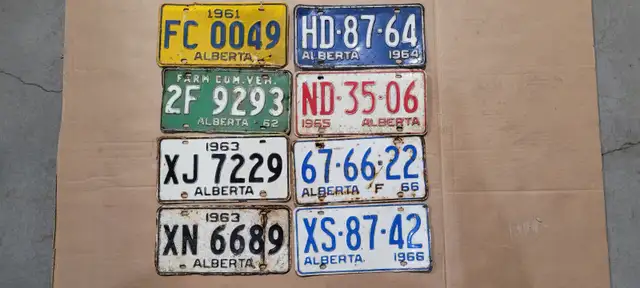 ANTIQUE ALBERTA LICENCE PLATES 1955 T0 1974 PLUS YELLOW ONES - Photo 2