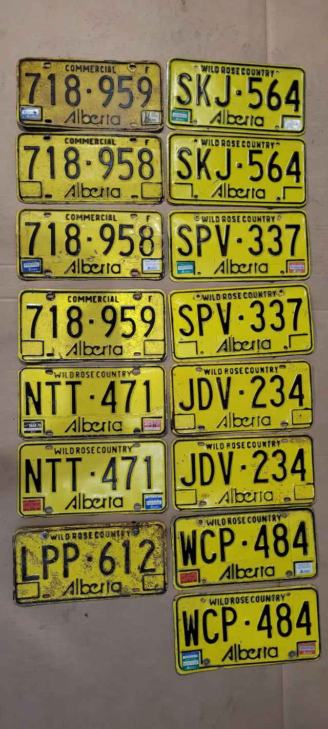 ANTIQUE ALBERTA LICENCE PLATES 1955 T0 1974 PLUS YELLOW ONES - Photo 4