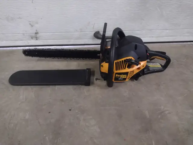 Scie mecanique POULAN PRO 42cc model PP4218AVX en bonne conditio