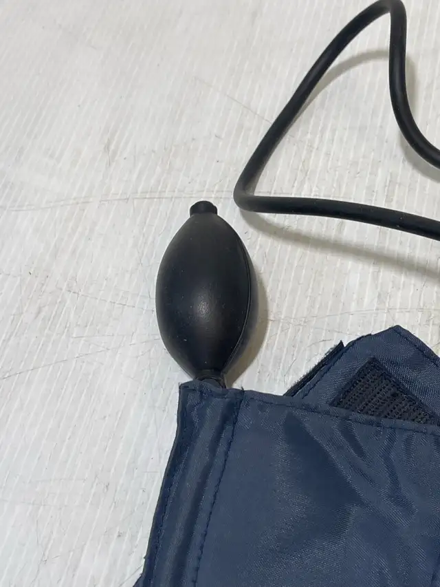 Sunbeam Blood Pressure Monitor - Photo 3