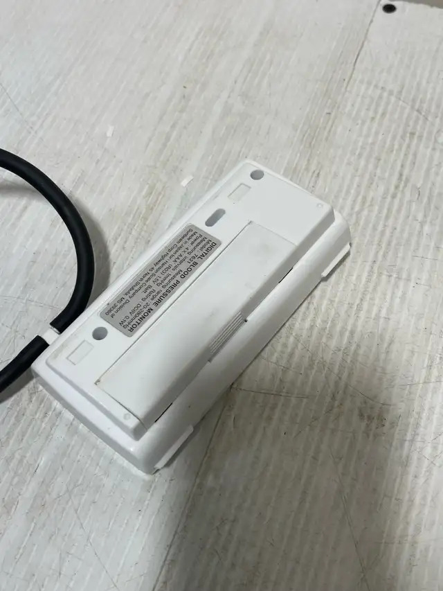 Sunbeam Blood Pressure Monitor - Photo 4