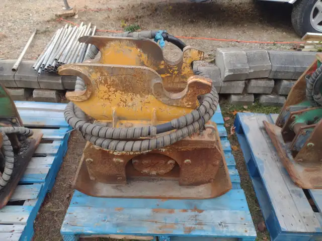 2 plaques vibrante TRAMAC TR9B et 1 TR12 en très bonne condition - Photo 4