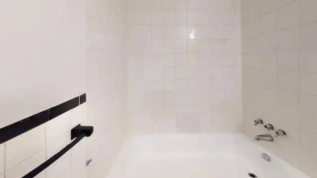 1E-197 Cumberland Street, Ottawa, ON  K1N 7H4 - Available from J - Photo 17