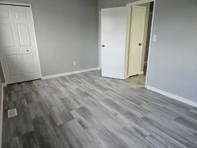 Beautiful 3 Bedroom Townhome for Rent - Photo 3