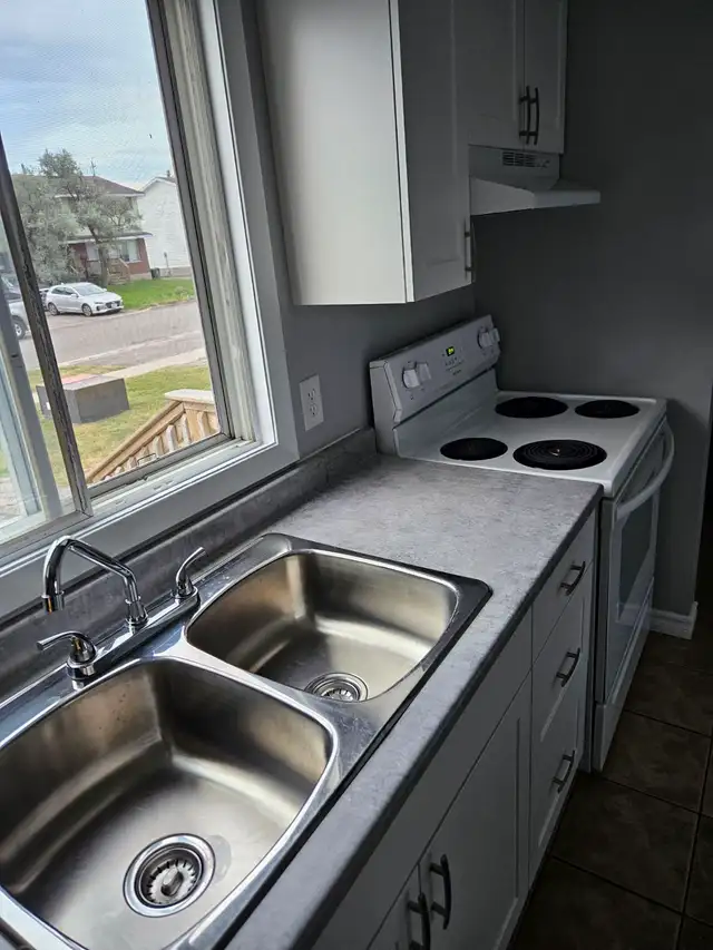 Beautiful 3 Bedroom Townhome for Rent - Photo 6