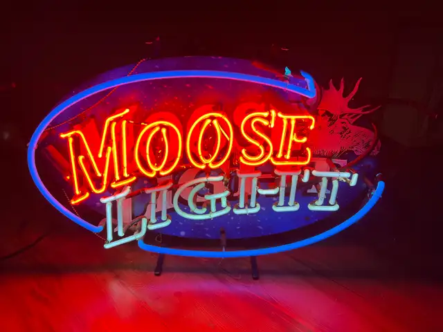 moose head, neon light for bar