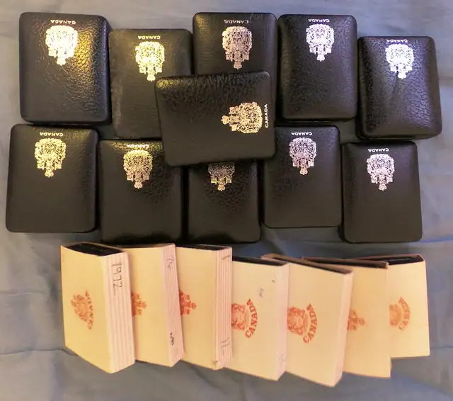 COIN BOXES (EMPTY) CANADA & FOREIGN (SOME) - ABOUT 100 - Photo 4