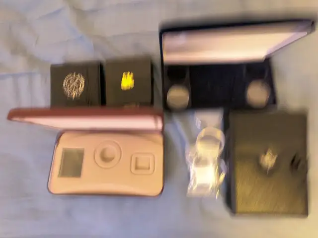 COIN BOXES (EMPTY) CANADA & FOREIGN (SOME) - ABOUT 100 - Photo 7