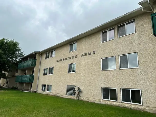 2 Weeks Free Spacious 2-Bedroom Apartment - SMALL PET FRIENDLY!