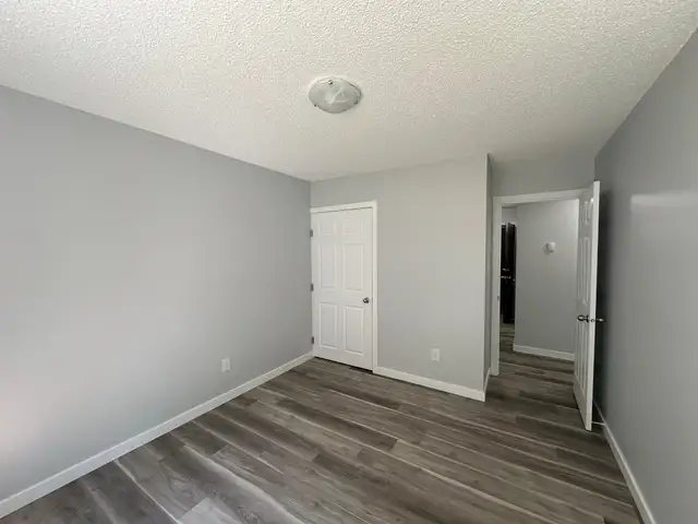 2 Weeks Free Spacious 2-Bedroom Apartment - SMALL PET FRIENDLY! - Photo 10