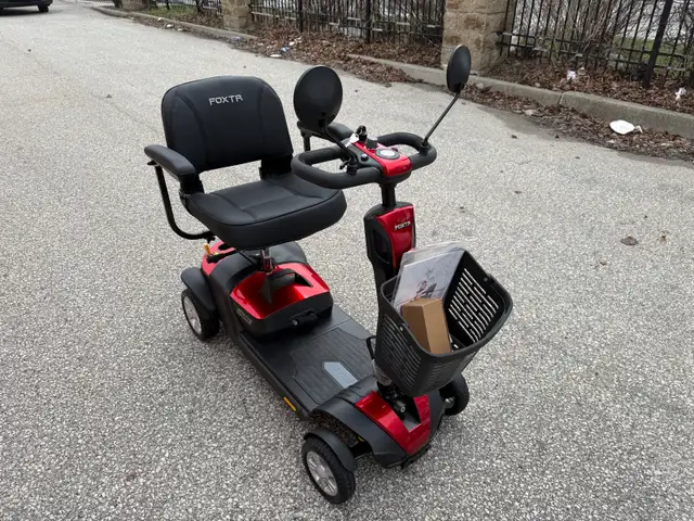 BRAND NEW  FOXTR1 4 -Wheel Mobility Scooter