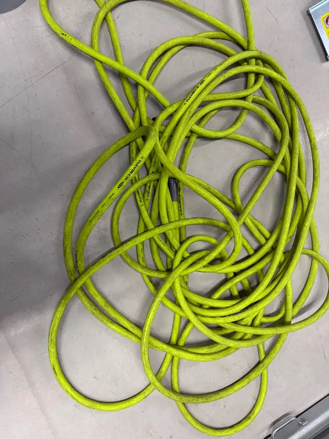 Selling Simonz Platinum Pressure Washer 3400PSI 2.8GPM-$120 - Photo 4