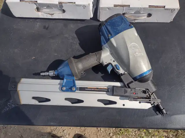 Cloueuse a charpente CLIPPED HEAD135 pneumatique model CHN708 - Photo 2