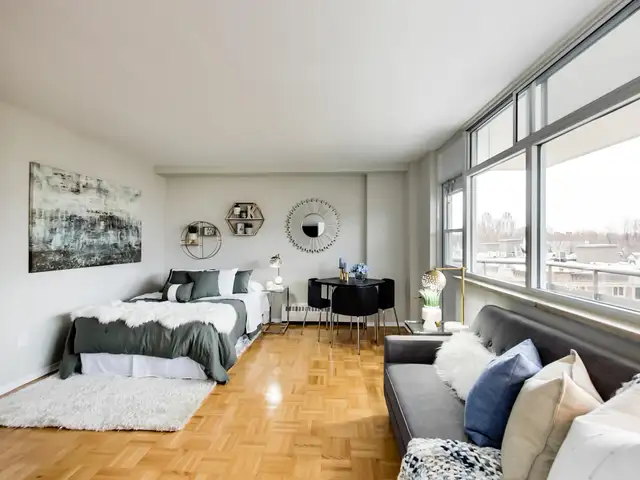 Apartment Rentals at 425 Avenue Road - St. Clair Ave West - Photo 2