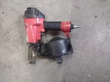 Cloueuse a bardeau pneumatique KING model 8245R