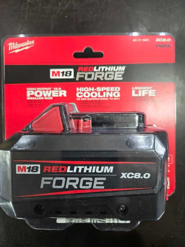 NEW MILWAUKEE 48-11-1881. XC 8.0 BATTERY