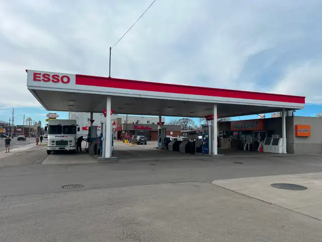 Hiring Gas Station Cashier - Photo 2