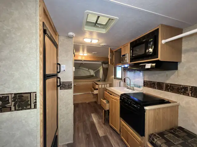 2008 Stampede 158, HYBRID, COMPACT, LARGE DINETTE - Photo 5