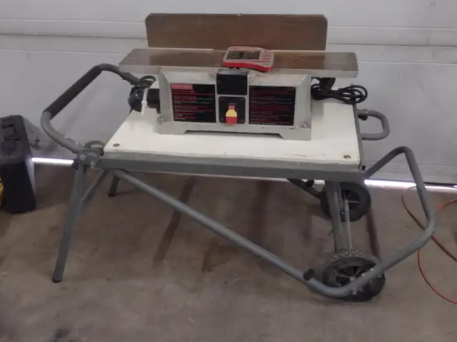 Dégauchiseuse raboteuse CRAFTSMAN DE 6'1/8 sur support pliant