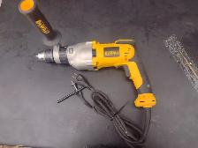 Perceuse marteau 1/2'' DEWALT DWD520 comme neuve