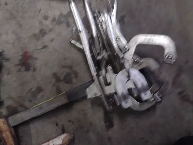 Lot de 27 pinces et serre tous en tres bonne condition. - Photo 4