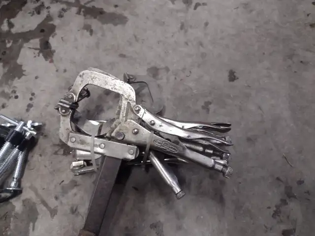 Lot de 27 pinces et serre tous en tres bonne condition. - Photo 5